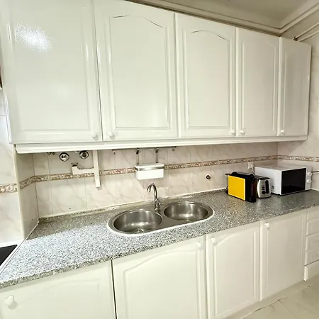 Homestay Travelers House Lisbon