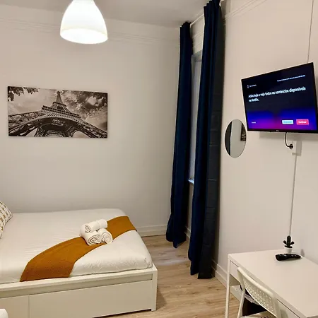 Travelers House Homestay