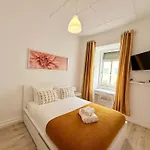 Homestay Travelers House Lisbon