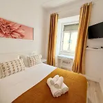 Travelers House Homestay Lisbon