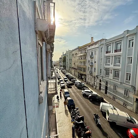 Homestay Travelers House Lisbon